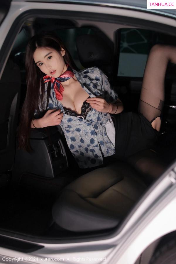   [XiuRen]高清写真图 2024.02.22 No.8125 晚苏susu 制服美腿第41张图片